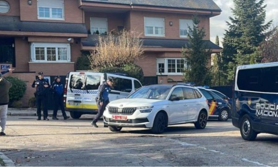 Sulm me bombë në ambasadën e Ukrainës në Madrid, ishte fshehur në zarf