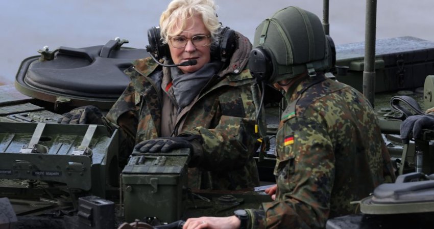 Ministrja e Mbrojtjes së Gjermanisë viziton Ukrainën