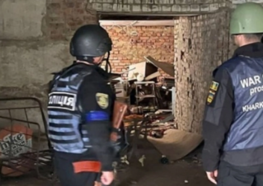 VIDEO/ Ukrainasit zbulojnë një dhomë torturash në një fshat të Kharkiv
