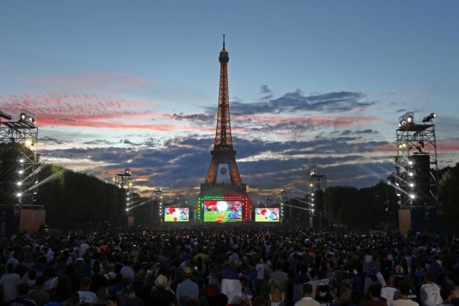'FIFA nuk ka ndërgjegje', qytetet franceze i bashkohen protestës së Parisit për Katar 2022