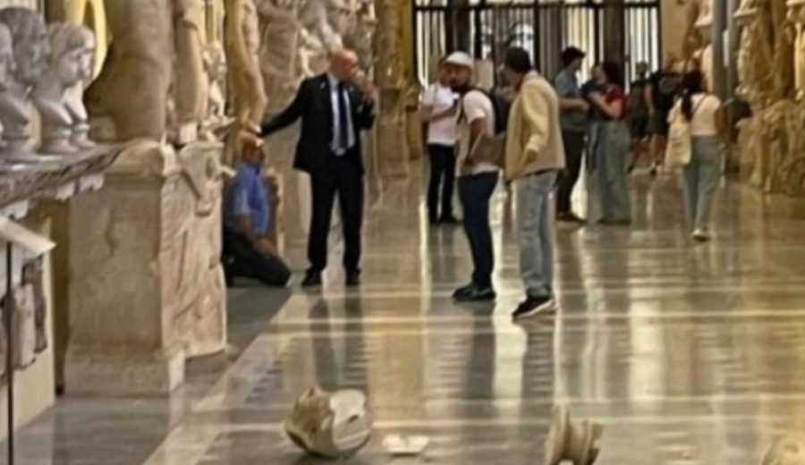 Vatikan/ Donte të takonte Papën, turisti amerikan revoltohet dhe dëmton skulpturat 