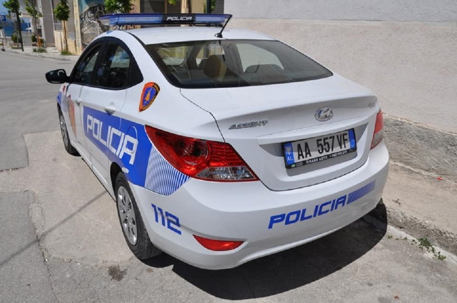 Lejoi një person që të kalonte në drejtim të Italisë, pezullohet policja në Durrës, dy shtetas të arrestuar