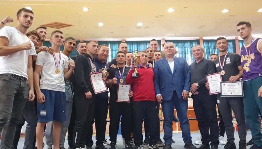 VIDEO/ Flamurtari shpallet fitues i Kupës së Shqipërisë në boks për meshkuj, trofeu qëndron në Vlorë