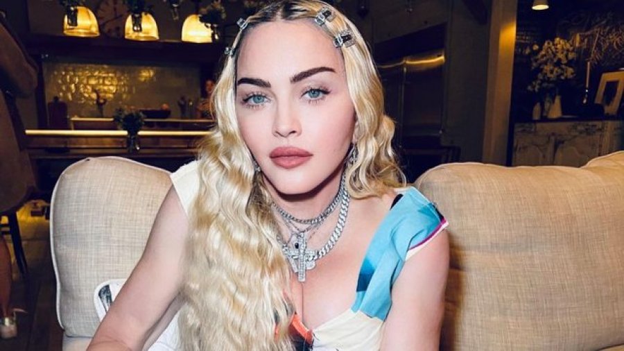 Madonna në moshën 64-vjeçare deklaron veten lesbike 