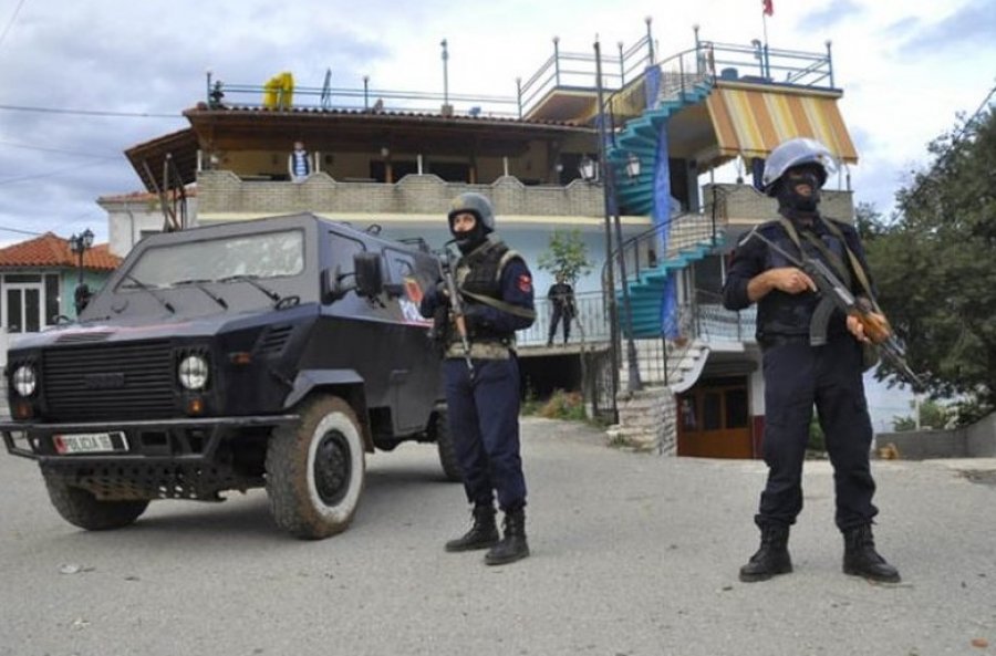 Dy ditë pas vizitës së Berishës, Lazarati nën terrorin e FNSH, policia bastis shtëpitë