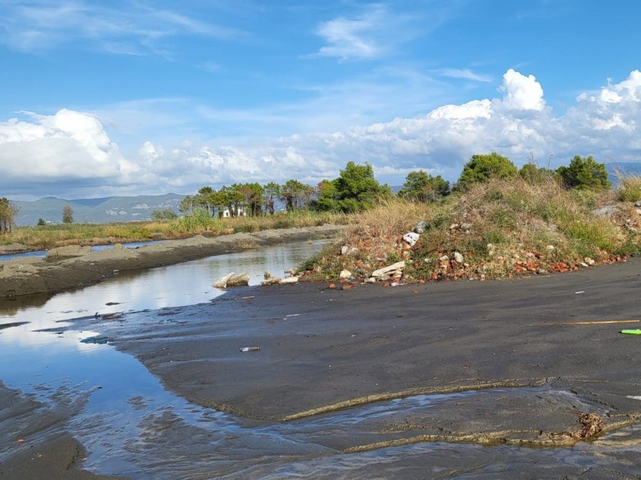 Autoritetet bënë një sy qorr ndaj dëmtimit të lagunës së Kune Vainit
