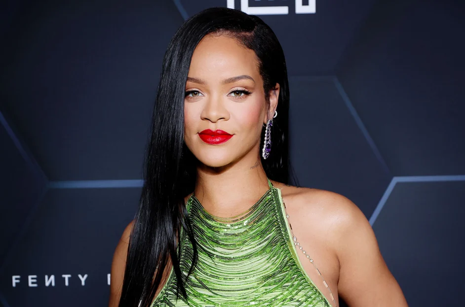 Fansat nxjerrin zbuluar Rihanna-n, detaji që mund të lidhet me emrin e djalit të saj
