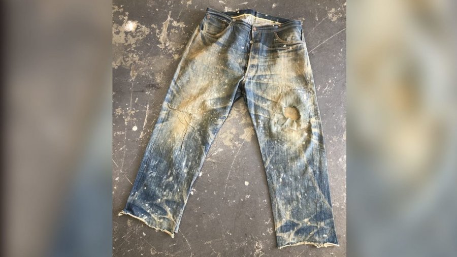 Shiten për 87 mijë dollarë xhinset Levi’s të shekullit të XIX të gjetura në një minierë të braktisur
