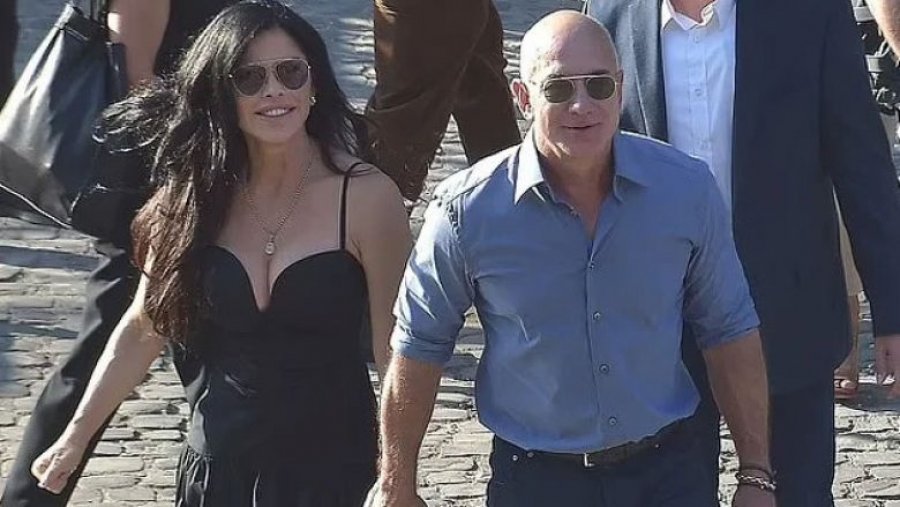 Pushimet romantike të Jeff Bezos me të dashurën e tij në Romë