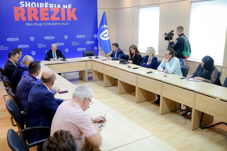 Berisha calls the meeting of the Democrat parliamentary group after the negotiators’ meeting