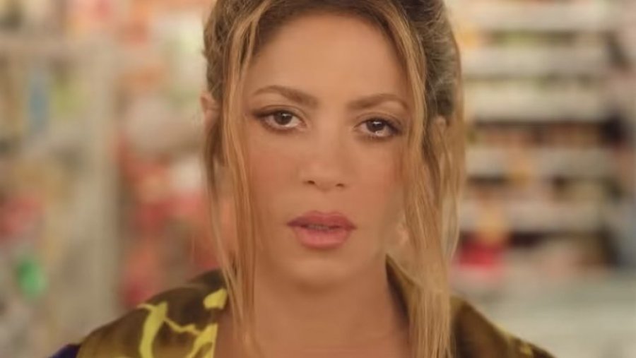 Shakira shfaqet e përlotur në klipin e këngës së re që i referohet ndarjes nga Gerard Pique