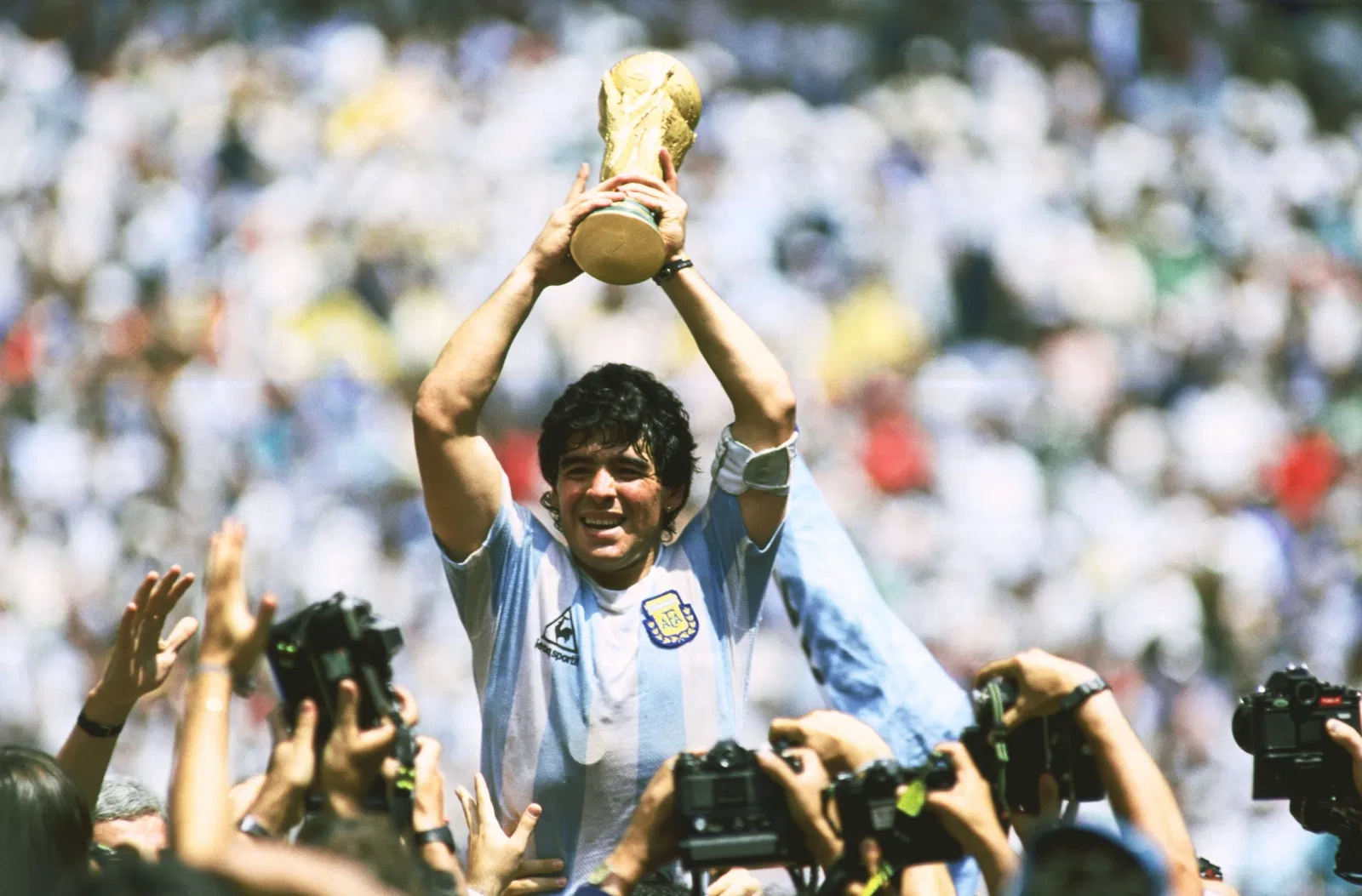 Fanella e Maradonës që veshi në finalen e Kupës së Botës 1986 i dorëzohet Federatës Argjentinase  