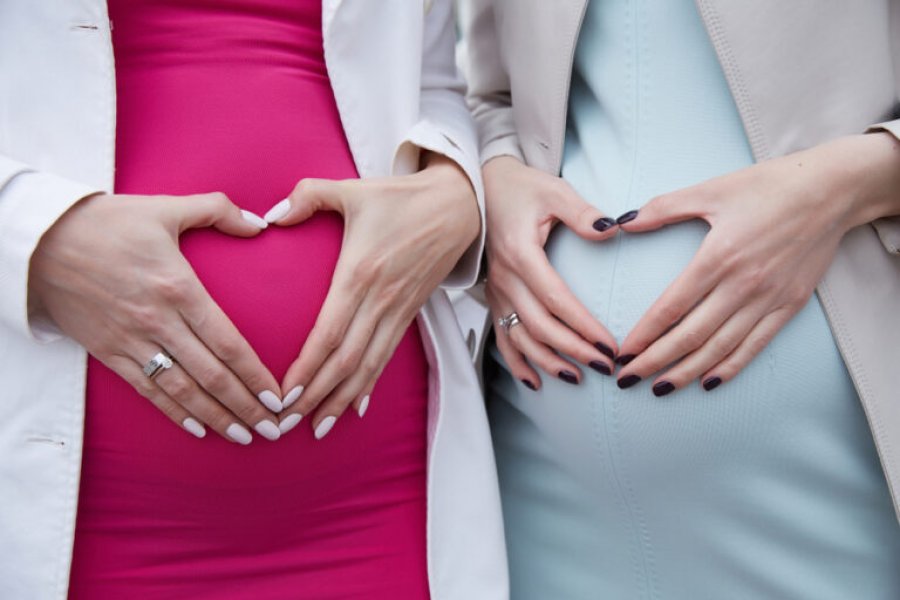 Shkencëtarët shpjegojnë se si shtatzënia mund të jetë 'ngjitëse'