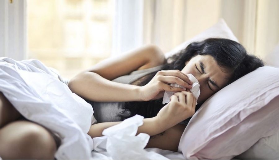 OBSH: 'Nuk është koha për relaksim' koronavirusi dhe gripi stinor mes jush