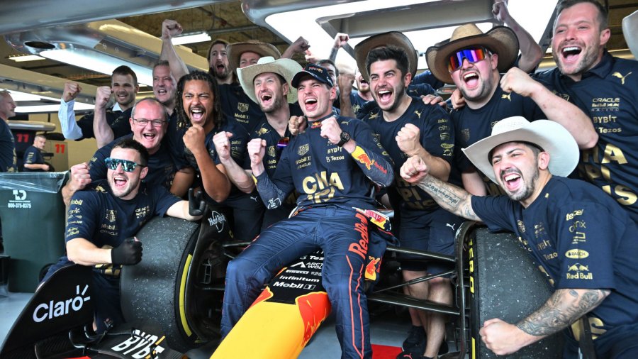 Red Bull fiton titullin kampion në Formula 1