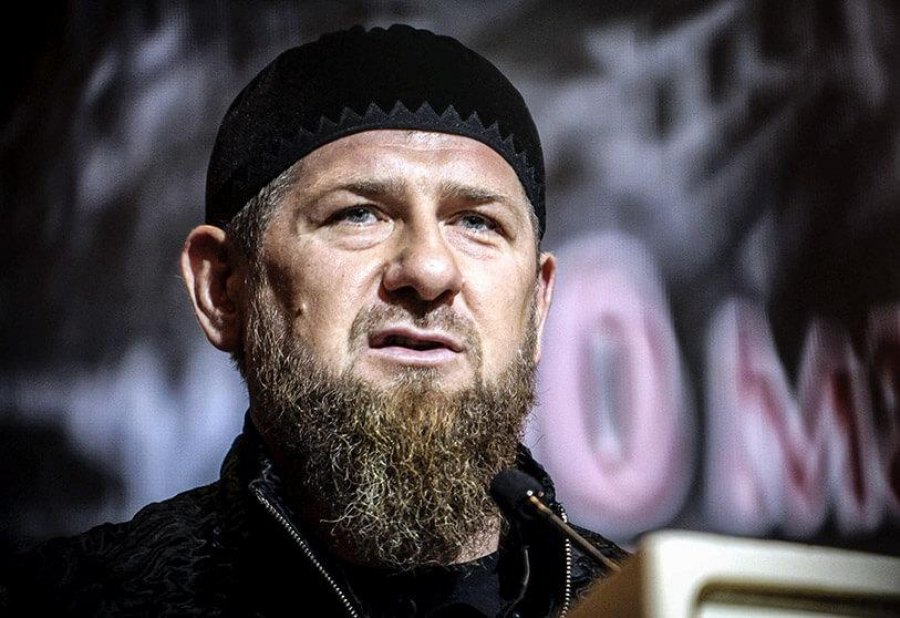 Lideri çeçen Kadyrov numëron publikisht luftëtarët e tij të vrarë