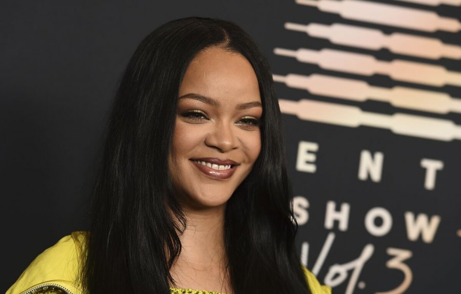 Rihanna rikthehet në muzikë, por cila është këngëtarja e njohur që e mbështeti publikisht