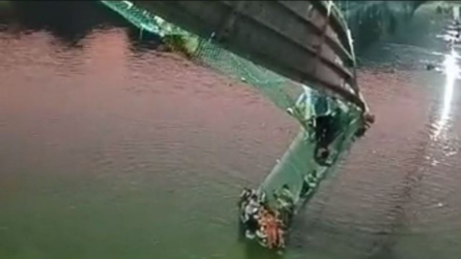 Indi/ Shembet ura që riparua para 4 ditësh, humbasin jetën 32 persona