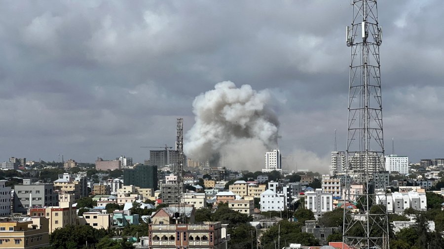 Masakër në Somali, sulmi i dyfishtë me bomba vret mbi 100 persona
