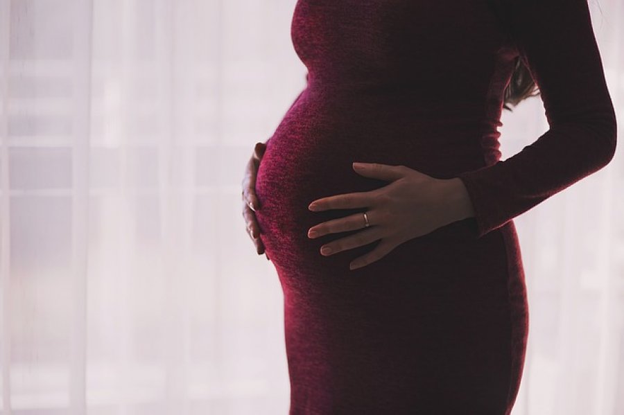 ‘Gruaja shtatzënë, s’e ndihmon njeri me punët’/ I riu në burg për 1.89 gr kanabis: Më rrezikohet martesa