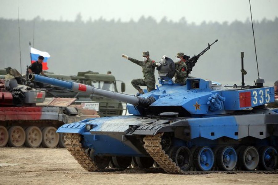 Rusia nis stërvitjen ushtarake me Kinën dhe Indinë