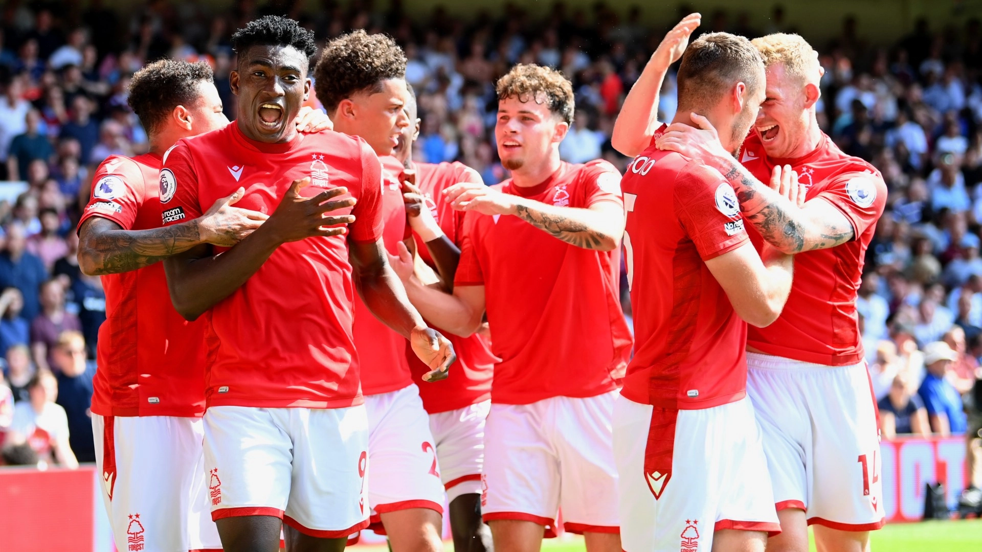 Nottingham Forest thyen një rekord të pabesueshëm pas kthimit në Premier League