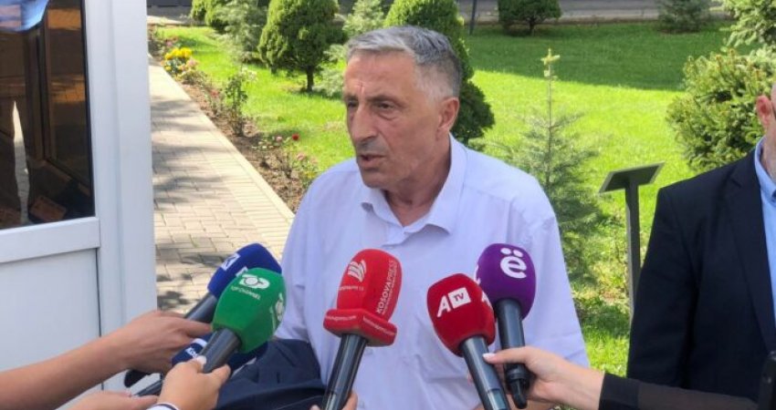 Jasharaj shkon në takim te Osmani: Greva vazhdon, s’jemi konsultuar për 50 eurot