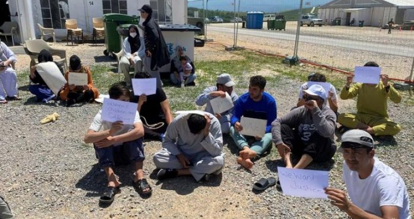 Refugjatët afganë të bllokuar në Kosovë