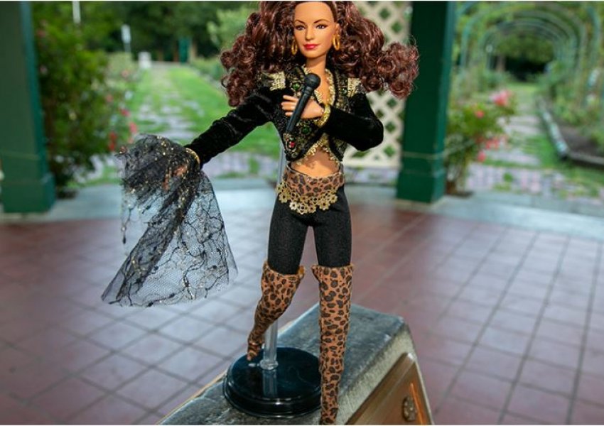 Barbie nderon mbretëreshën e muzikës latine, Gloria Estefan