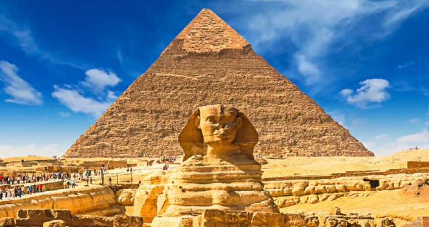 Lumi që 'zbardh' misterin e piramidave të Egjiptit