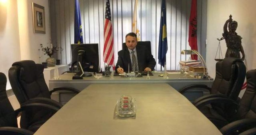 E publikuan pasurinë e tij milionëshe, anëtari i KPK-së paralajmëron padi