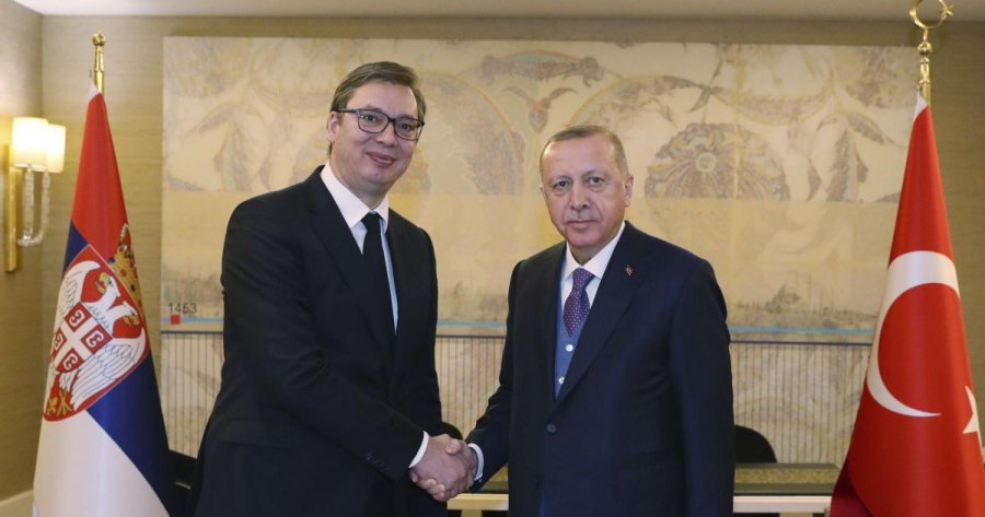 Erdogan vizitë zyrtare në Beograd, Vuçiç: Po presim radhën për të blerë 'Bayraktar'