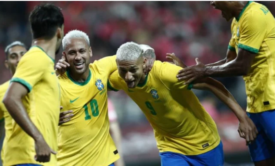 Dy futbollistë të Seria A dhe lënia jashtë e Gabriel Jesus/ Tite publikon listën e Brazilit