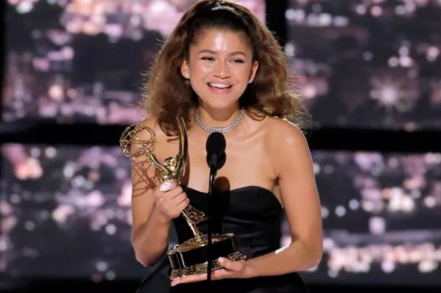 Zendaya rrëmben për herë të dytë çmimin si ‘aktorja kryesore’ në ‘Emmy Awards’ për serialin ‘Euphoria’