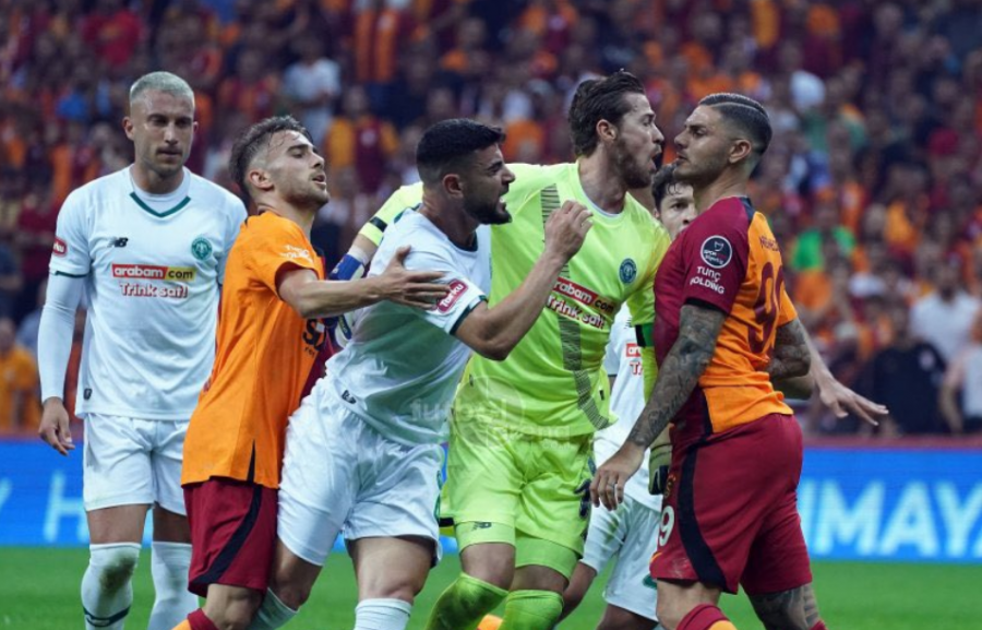 VIDEO/ Ndeshja e parë me Galatasaray-n... dhe përplasja e parë për Icardin!