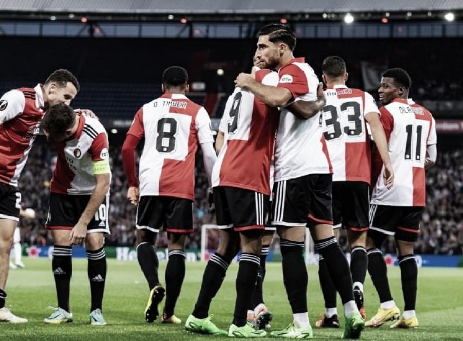 Ajaxi mposhtet nga Alkmaar, PSV fiton me Feynoordin dhe merr kreun