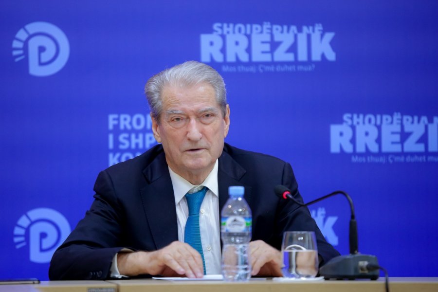 Këlliçi: Kongresi Amerikan kërkon prova për shpalljen 'non grata' të Berishës