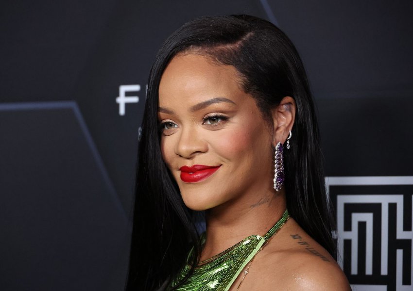 Super lajmi për fansat e këngëtares! Rihanna do performojë në 'Super Bowl' në 2023