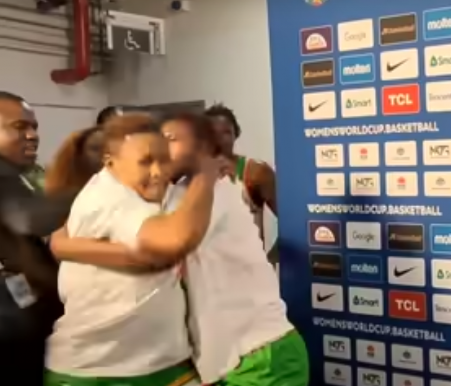 VIDEO/ Ngjarje e turpshme, lojtaret e së njëjtës skuadër rrihen me njëra-tjetrën