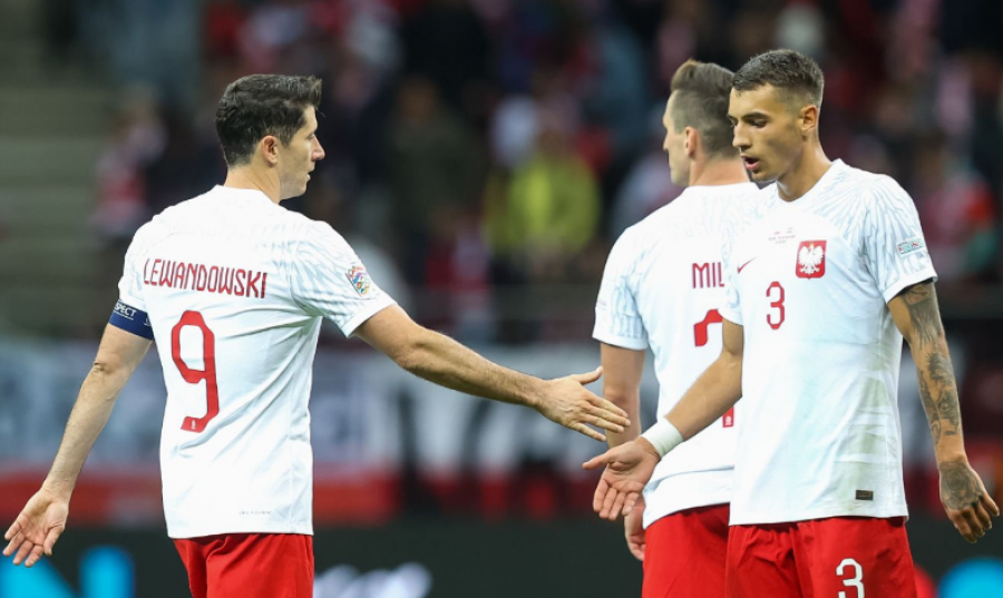 Lewandowski i sugjeron Barcelonës të marrë mbrojtësin e Polonisë