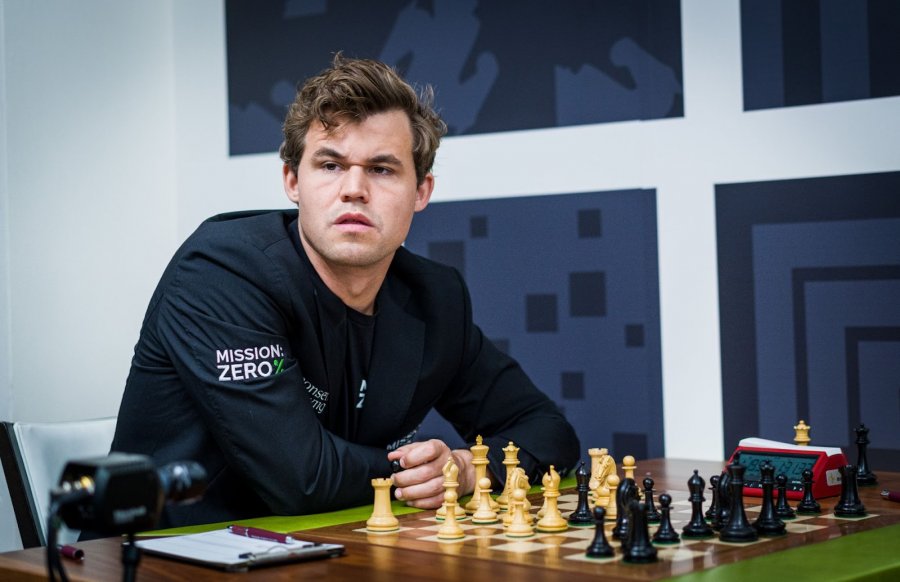 Shah: Kampioni i botës Magnus Carlsen e akuzon publikisht Hans Niemann për mashtrime të tjera