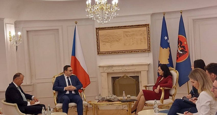 Osmani takohet me ministrin e Jashtëm të Çekisë