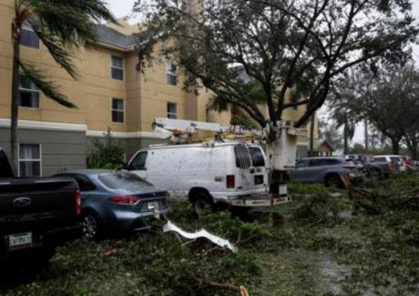 Mijëra të burgosur në Florida evakuohen për shkak të stuhisë