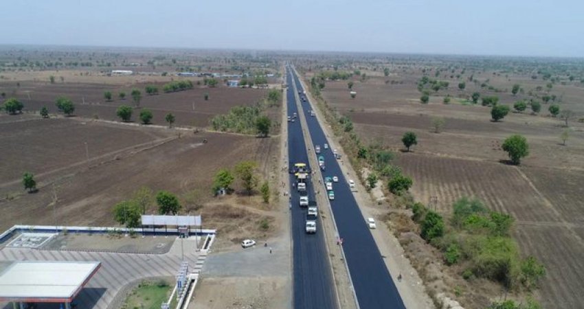 Rekord i pabesueshëm, rruga 75 km e gjatë ndërtohet për 5 ditë