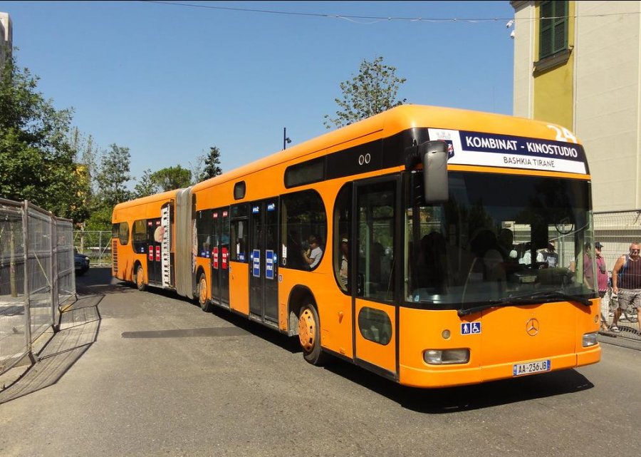Kriza e transportit urban: Kompanitë sugjerojnë të dyfishohet çmimi i biletës në Tiranë  