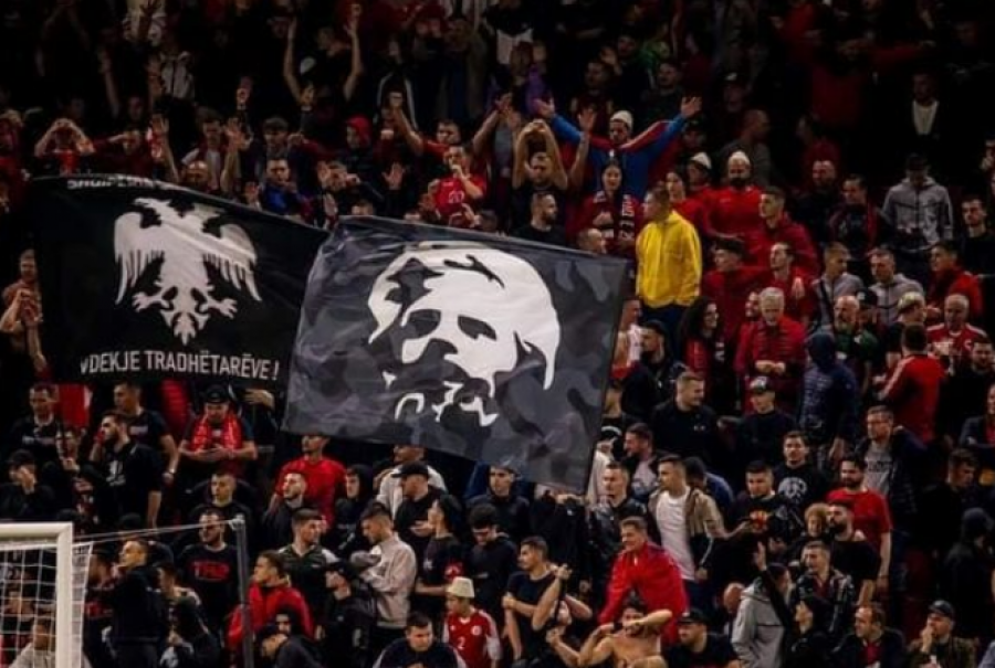 FOTO/ Reagojnë ‘TKZ’, deklarata e fortë e ultrasve të Kombëtares  