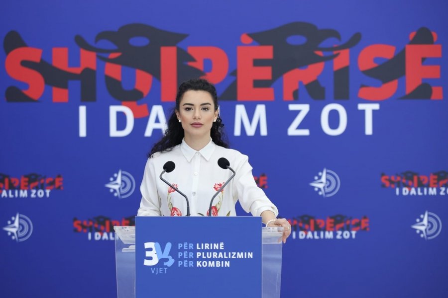 'Ç'hall të ketë Bordi i D'Ramës vallë?'/ Jola Hysaj: Bie çmimi i naftës në bursë, por jo në Shqipëri