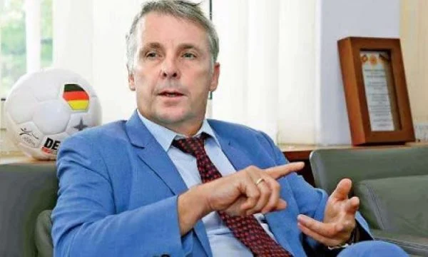 Djegia e veturave me targa RKS, ambasadori gjerman: Shumë shqetësues fakti që Lista Serbe nuk dënoi aktin