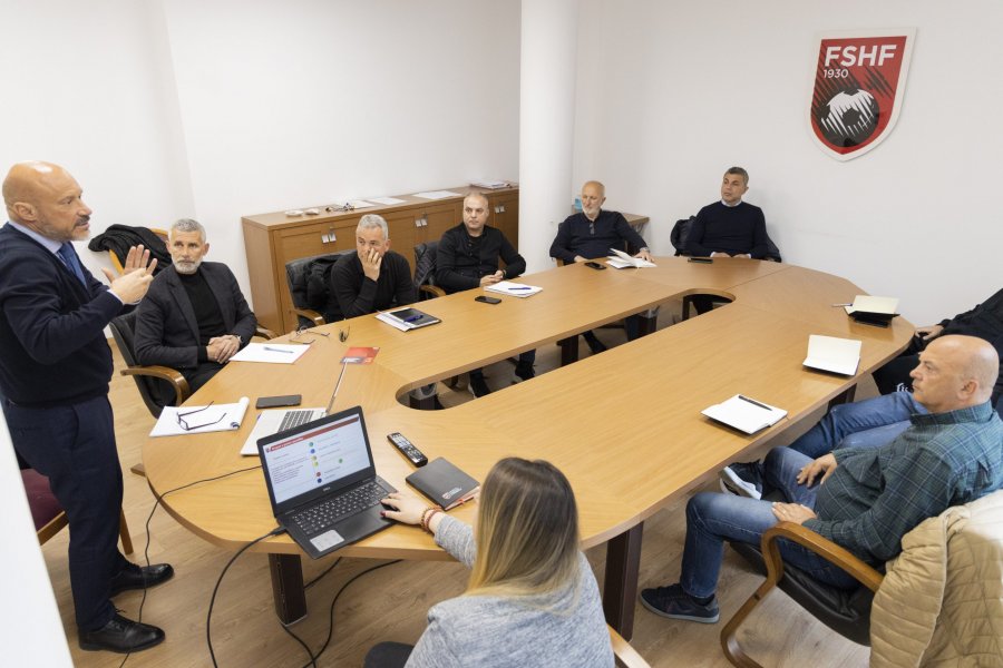 Drejtoria Teknike e FSHF, mbledhje me trajnerët e ekipeve Kombëtare për metodikën e re të punës