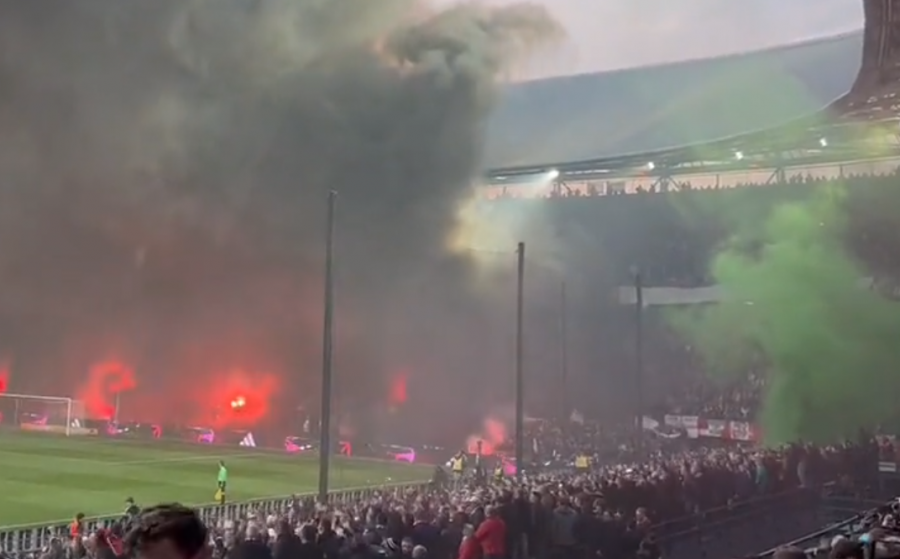 VIDEO/ Spektakël në supersfidën Feyeenord-Ajax, tifozët i vënë ‘flakën’ stadiumit